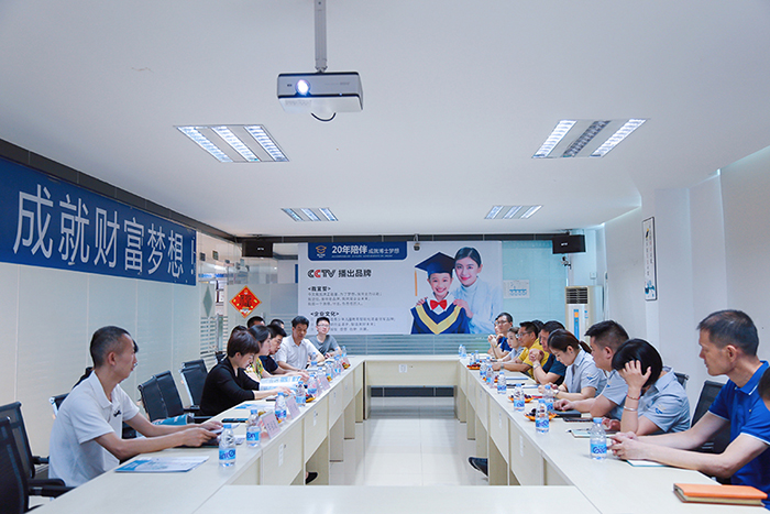 心系家乡 共赴卓越 | 达州市各级领导莅临lehu88乐虎国际参观指导工作